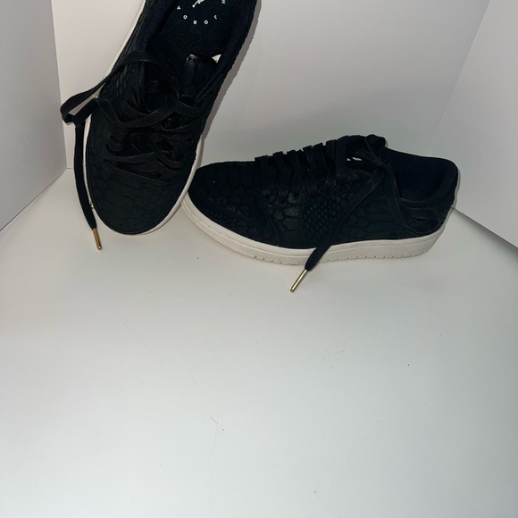 Jordan Wmns Air Jordan 1 Retro Low NS NRG - Picture 6 of 12